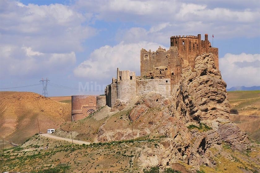 معرفی مکان گردشگری قلعه الموت در شهر قزوین